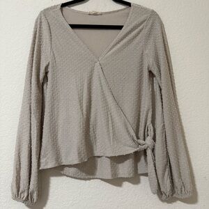 Francesca's Collections Textured Cream Blouse